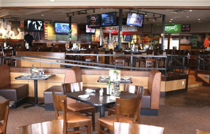 Bennigans - Mt Pleasant Location Photos